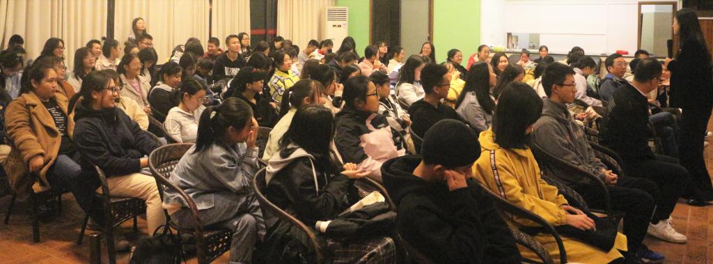 (图为讲座现场 赵晨晞)