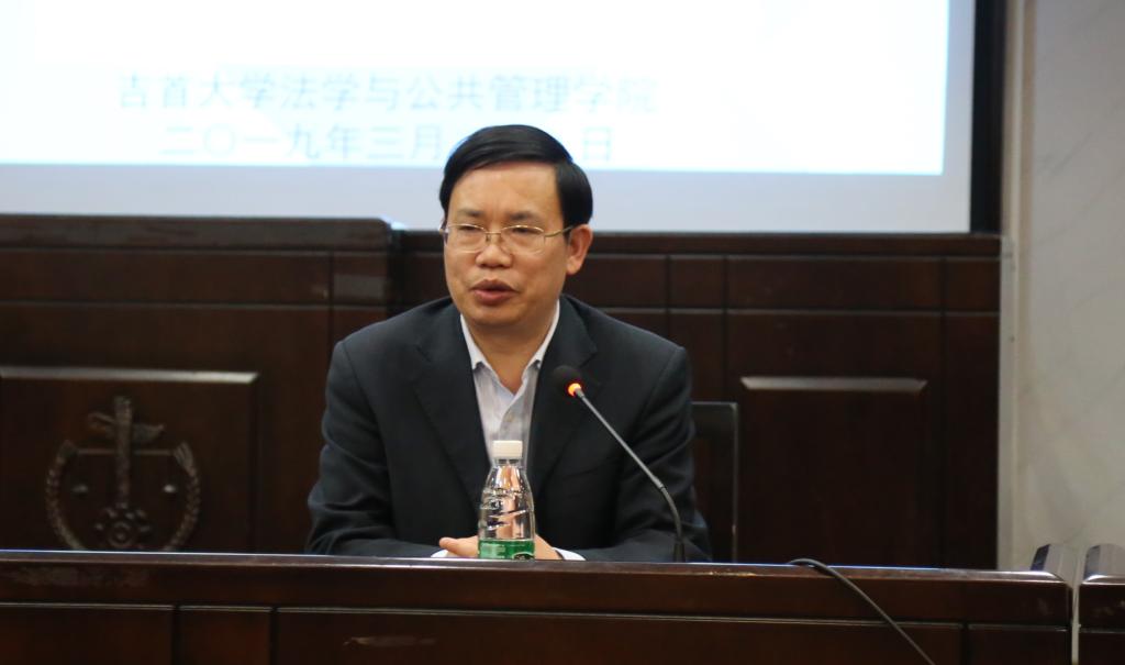 (图为 黄昕副校长致欢迎辞 钟兆铭 摄)