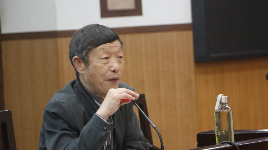 (图为 何英豪讲话 谭思思 摄)